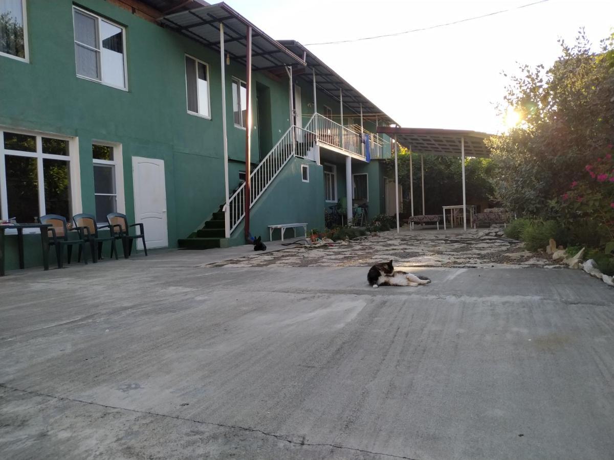 Guest House On Shakirbay 11 Sochumi Exterior foto