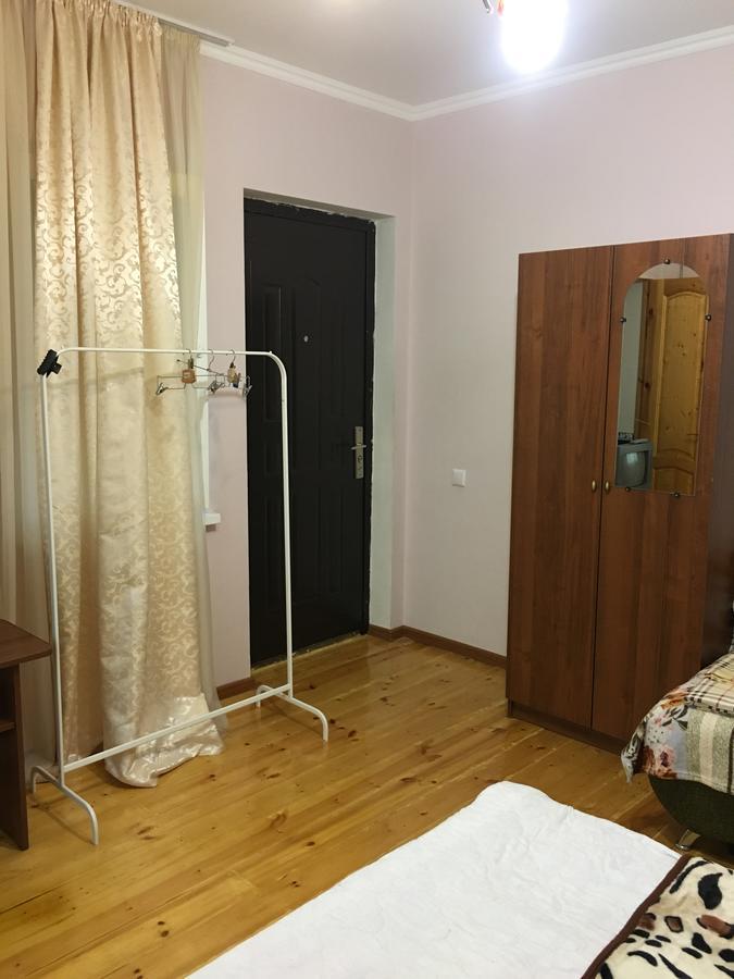 Guest House On Shakirbay 11 Sochumi Exterior foto